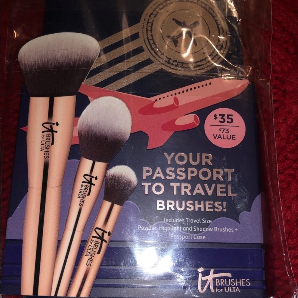 It passport brush set